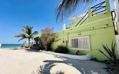 CASA EN CHELEM A 20 MTS DEL MAR