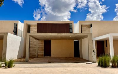 Casa en privada Adana Xcanatun