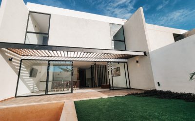 Casa con Alberca en Privada Conkal